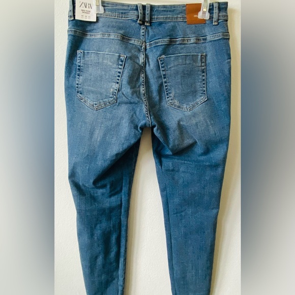 Zara Cropped Blue Jeans with Studded Detail 12 - Picture 5 of 5